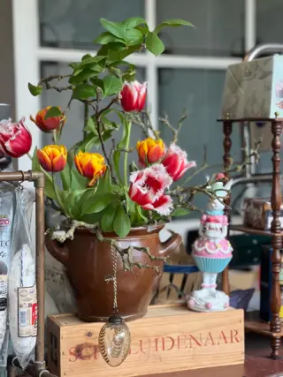 Wij wensen iedereen een heerlijke, gezellige en smakelijke Pasen toe! 💛
⠀⠀⠀⠀⠀⠀⠀⠀⠀
En goed nieuws: vandaag zijn we gewoon nog open!
Dus heb je zin in iets lekkers voor bij de brunch, lunch of gewoon tussendoor? Kom gezellig langs — we hebben genoeg taarten en andere lekkernijen gemaakt.
⠀⠀⠀⠀⠀⠀⠀⠀⠀
- Volgende week woensdag en donderdag zijn wij gesloten. Vrijdag 10 april zijn we weer open.
⠀⠀⠀⠀⠀⠀⠀⠀⠀
#quiche #quiches  #hartigetaart #hartigetaarten